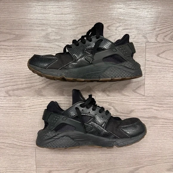 Nike Air Huarache - Black - Picture 2 of 9